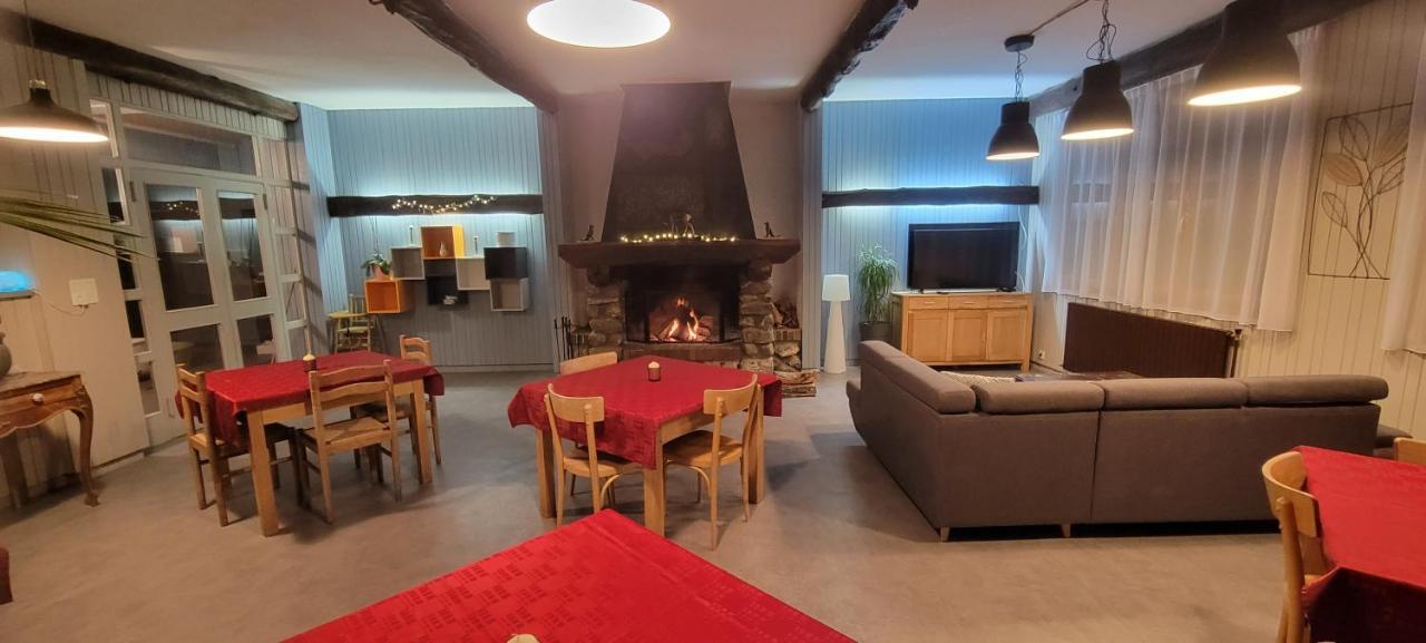 Hotel La Rua Альбье-Монрон Экстерьер фото